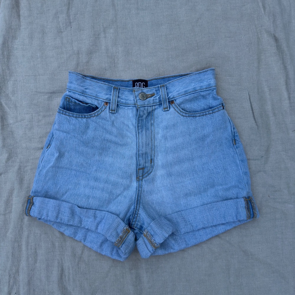 Urban Outfitters BDG Light Wash Denim Jean High Rise Short Shorts Size 24 - Picture 7 of 13